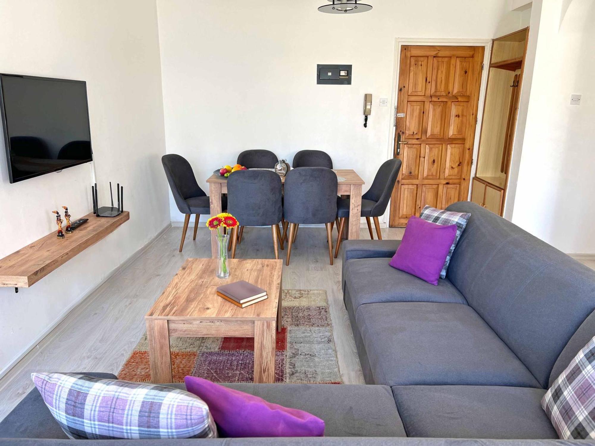 Central 2 Bed Sea View Apartment In Kyrenia 키레니아 외부 사진